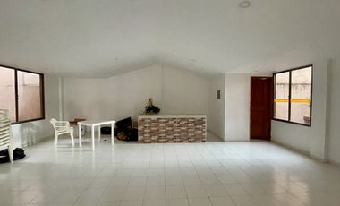 Extraordinario apartamento en la circunvalar con 121 m2 y vista a los arboles. Parque Arboleda. Pereira - Colombia.