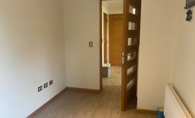 Se vende casa en condominio en Isla Teja