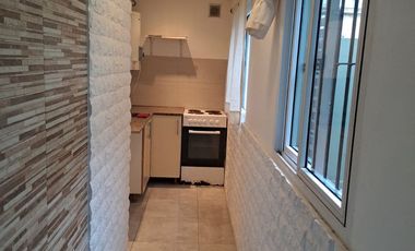 VENTA 1y1/2 AMBIENTES COC.SEPARADA PATIO RECICLADO P.B.SIN EXPENSAS