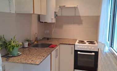 VENTA 1y1/2 AMBIENTES COC.SEPARADA PATIO RECICLADO P.B.SIN EXPENSAS