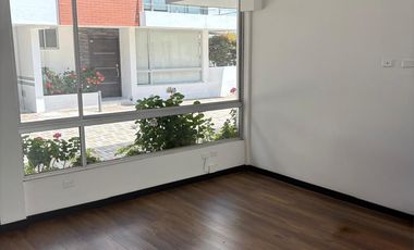 Se Renta Casa de 4 Habitaciones dentro de Conjunto en Tumbaco