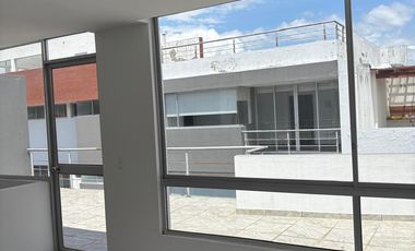 Se Renta Casa de 4 Habitaciones dentro de Conjunto en Tumbaco