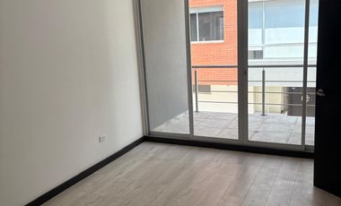 Se Renta Casa de 4 Habitaciones dentro de Conjunto en Tumbaco