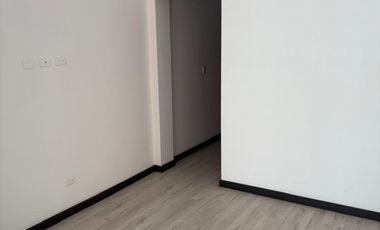 Se Renta Casa de 4 Habitaciones dentro de Conjunto en Tumbaco