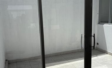 Se Renta Casa de 4 Habitaciones dentro de Conjunto en Tumbaco