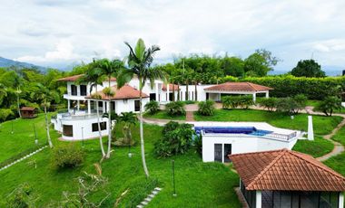 Majestuosa casa campestre en Malabar con 5 Alcobas, piscina y 4442 m2 de terreno. Cerritos. Pereira - Colombia.