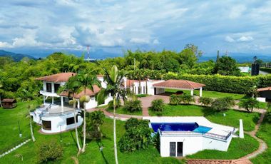 Majestuosa casa campestre en Malabar con 5 Alcobas, piscina y 4442 m2 de terreno. Cerritos. Pereira - Colombia.