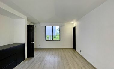 Majestuosa casa campestre en Malabar con 5 Alcobas, piscina y 4442 m2 de terreno. Cerritos. Pereira - Colombia.