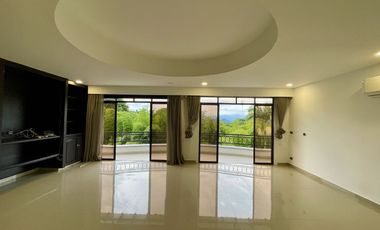 Majestuosa casa campestre en Malabar con 5 Alcobas, piscina y 4442 m2 de terreno. Cerritos. Pereira - Colombia.