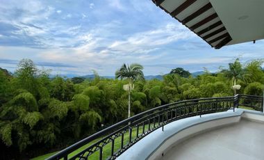 Majestuosa casa campestre en Malabar con 5 Alcobas, piscina y 4442 m2 de terreno. Cerritos. Pereira - Colombia.