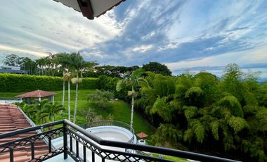 Majestuosa casa campestre en Malabar con 5 Alcobas, piscina y 4442 m2 de terreno. Cerritos. Pereira - Colombia.