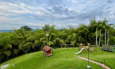 Majestuosa casa campestre en Malabar con 5 Alcobas, piscina y 4442 m2 de terreno. Cerritos. Pereira - Colombia.
