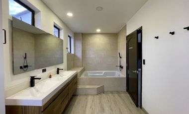 Majestuosa casa campestre en Malabar con 5 Alcobas, piscina y 4442 m2 de terreno. Cerritos. Pereira - Colombia.