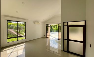 Majestuosa casa campestre en Malabar con 5 Alcobas, piscina y 4442 m2 de terreno. Cerritos. Pereira - Colombia.