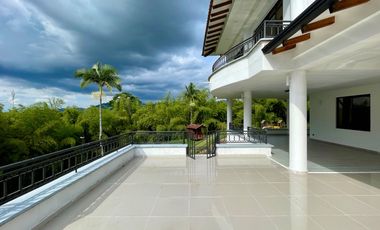 Majestuosa casa campestre en Malabar con 5 Alcobas, piscina y 4442 m2 de terreno. Cerritos. Pereira - Colombia.
