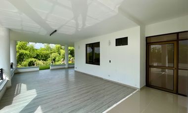 Majestuosa casa campestre en Malabar con 5 Alcobas, piscina y 4442 m2 de terreno. Cerritos. Pereira - Colombia.