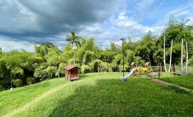 Majestuosa casa campestre en Malabar con 5 Alcobas, piscina y 4442 m2 de terreno. Cerritos. Pereira - Colombia.