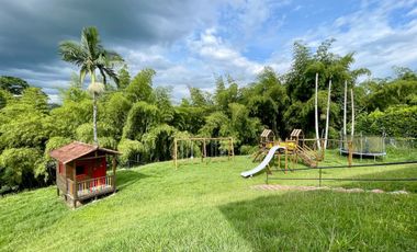 Majestuosa casa campestre en Malabar con 5 Alcobas, piscina y 4442 m2 de terreno. Cerritos. Pereira - Colombia.
