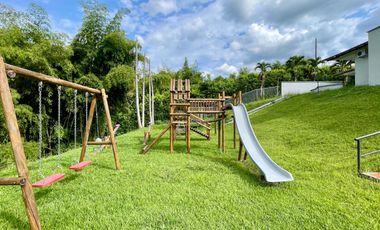 Majestuosa casa campestre en Malabar con 5 Alcobas, piscina y 4442 m2 de terreno. Cerritos. Pereira - Colombia.