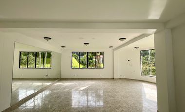 Majestuosa casa campestre en Malabar con 5 Alcobas, piscina y 4442 m2 de terreno. Cerritos. Pereira - Colombia.