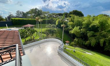 Majestuosa casa campestre en Malabar con 5 Alcobas, piscina y 4442 m2 de terreno. Cerritos. Pereira - Colombia.
