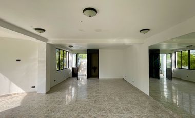 Majestuosa casa campestre en Malabar con 5 Alcobas, piscina y 4442 m2 de terreno. Cerritos. Pereira - Colombia.