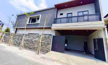 DIJUAL RUMAH MEWAH KOLAM RENANG BANJAR SARI SOLO SURAKARTA