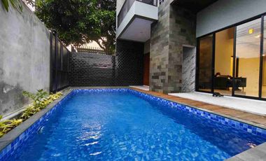 DIJUAL RUMAH MEWAH KOLAM RENANG BANJAR SARI SOLO SURAKARTA