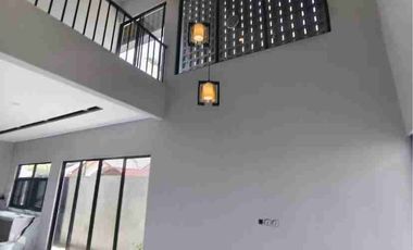 DIJUAL RUMAH MEWAH KOLAM RENANG BANJAR SARI SOLO SURAKARTA