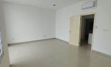 Disewakan Rumah Green Lake City Cluster Amerika Sudah Renov AC BARU