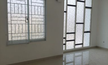 Disewakan Rumah Green Lake City Cluster Amerika Sudah Renov AC BARU