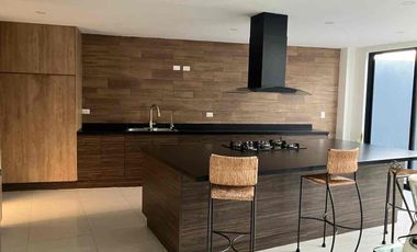 Casa moderna, amplia, con mucho luz,  en conjunto cerrado LOMAS ANGELÓPOLIS