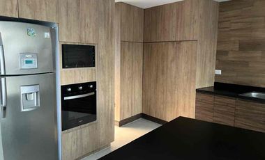 Casa moderna, amplia, con mucho luz,  en conjunto cerrado LOMAS ANGELÓPOLIS