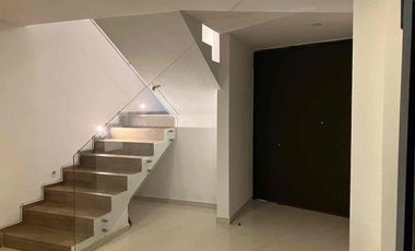 Casa moderna, amplia, con mucho luz,  en conjunto cerrado LOMAS ANGELÓPOLIS