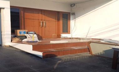 Rumah Hangat di Tengah Kota – 3 Lantai Full Renov, Dekat Sekolah & Kafe Hits!.