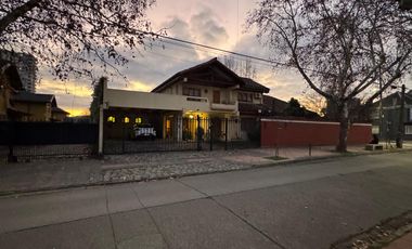 Se arrienda cómoda y luminosa casa grande, para uso habitacional y comercial en pleno centro de la ciudad de Talca