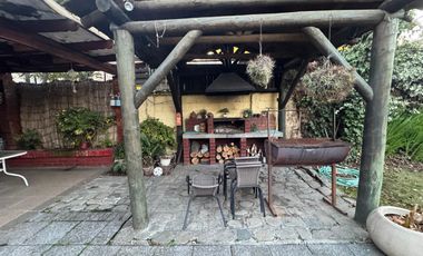 Se arrienda cómoda y luminosa casa grande, para uso habitacional y comercial en pleno centro de la ciudad de Talca