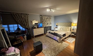 Se arrienda cómoda y luminosa casa grande, para uso habitacional y comercial en pleno centro de la ciudad de Talca