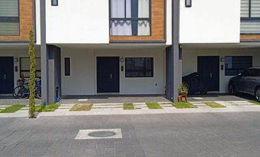 RENTA DE CASA NUEVA MODELO VASARI AUREA TOLUCA