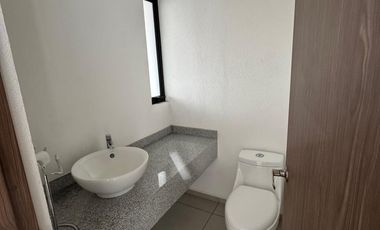 RENTA DE CASA NUEVA MODELO VASARI AUREA TOLUCA