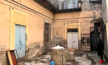 Casona para reformar, uso habitacional y comercial