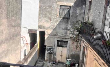 Casona para reformar, uso habitacional y comercial
