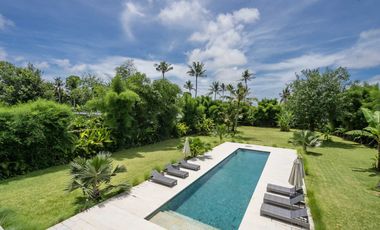 4-Bedroom Villa with Spacious Garden and Mount Agung Vista in Kaba-Kaba