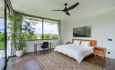 4-Bedroom Villa with Spacious Garden and Mount Agung Vista in Kaba-Kaba