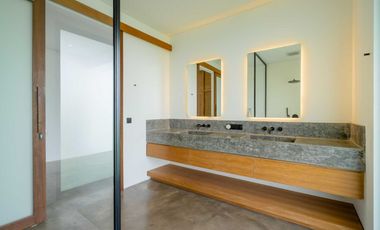 4-Bedroom Villa with Spacious Garden and Mount Agung Vista in Kaba-Kaba