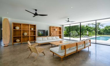 4-Bedroom Villa with Spacious Garden and Mount Agung Vista in Kaba-Kaba