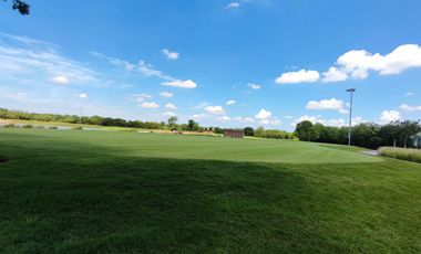 Terreno en venta 576.92 m2, en el Fraccionamiento Provincia, privada en Mérida, Yucatán con campo de golf