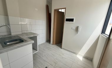 Departamento de 1 habitación – 5to piso (escaleras) Urb. Los Proceres Surco de Estreno