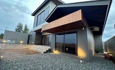 Jual Cepat Rumah Villa Konsep Japanese Mewah Dan Elegan Semi Furnish Siap Huni