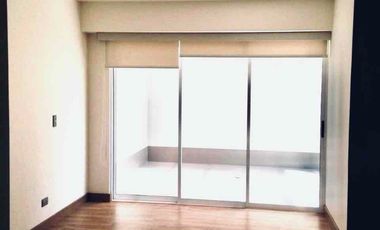 Alquiler en Primer Piso con áreas comunes piscina, sauna